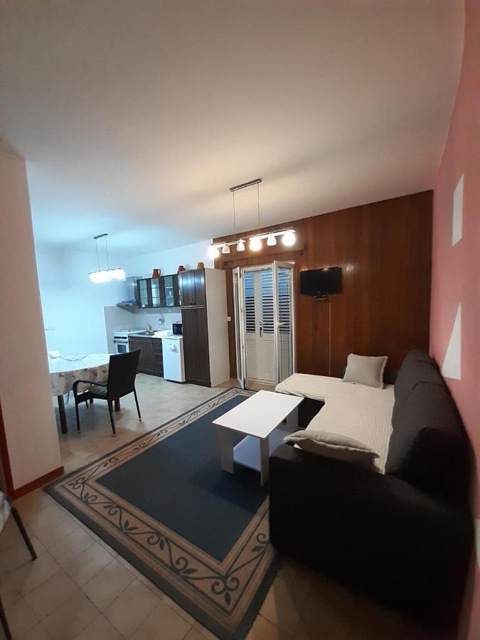 Apartments Cebalo - Ekonomija Корчула Экстерьер фото